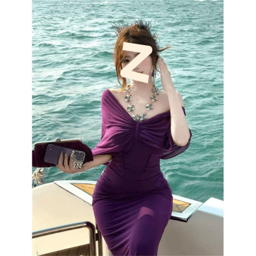 法式設計感純色V領套頭連衣裙女 2025新款 時尚休閒修身顯瘦裙子