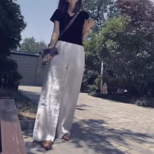25563大愛美依緣2025夏季新款黑色V領短袖T恤直筒休閒濶腿褲時尚