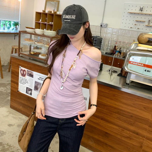 法式肌理感褶皺短袖T恤女2025夏季新款修身顯瘦純欲斜領露肩上衣