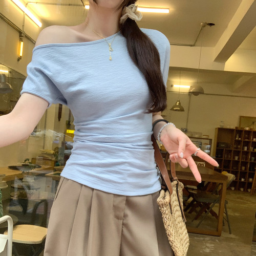 法式肌理感褶皺短袖T恤女2025夏季新款修身顯瘦純欲斜領露肩上衣