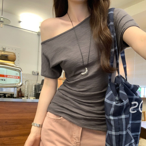 法式肌理感褶皺短袖T恤女2025夏季新款修身顯瘦純欲斜領露肩上衣