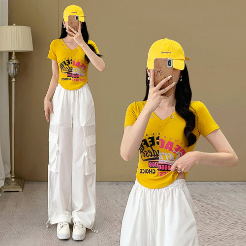 跳舞時尚休閒運動套裝女夏2025新款顯瘦V領T恤搭配工裝褲弧形衣擺