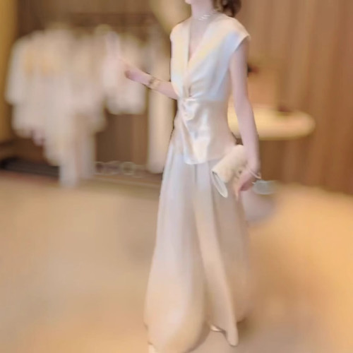 25089婕妤秀甜美V領無袖掐褶上衣直筒褲2025夏季新款套裝