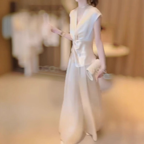 25089婕妤秀甜美V領無袖掐褶上衣直筒褲2025夏季新款套裝