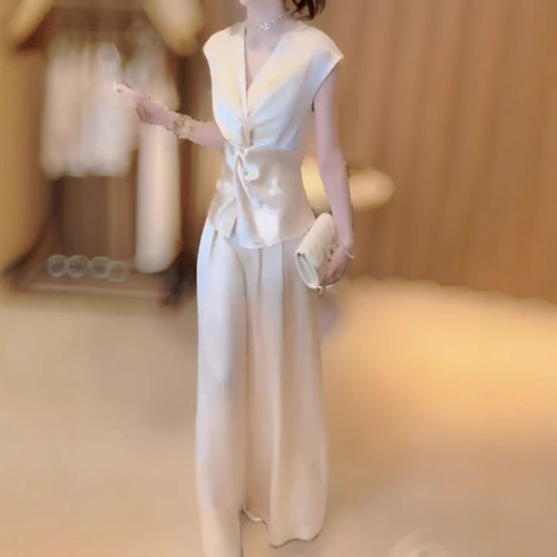 25089婕妤秀甜美V領無袖掐褶上衣直筒褲2025夏季新款套裝