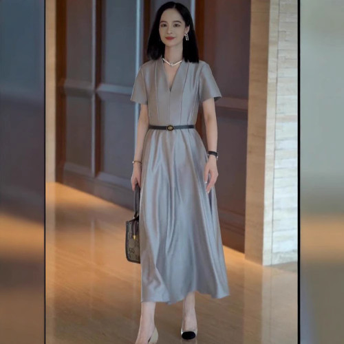 預售2864大碼女裝高級感裙子法式胖mm輕奢正式場合收腰減齡連衣裙