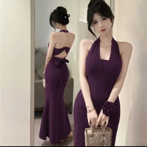 今年流行獨特高級感鏈條掛脖連衣裙女辣妹風性感露背綁帶魚尾長裙