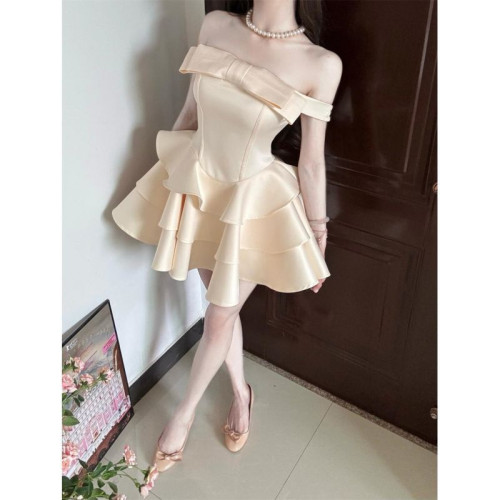 法式高級感禮服蝴蝶結一字抹胸連衣裙夏季新款氣質蓬蓬蛋糕短裙女