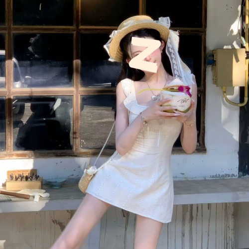 法式方領系帶2025夏季新款小蘿莉碎花小個子溫柔小衆收腰顯瘦短裙