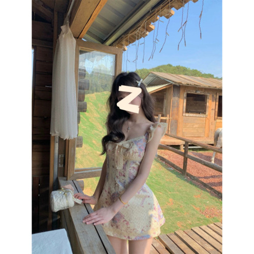 法式復古小飛袖連衣裙氣質收腰顯瘦A字短裙女
