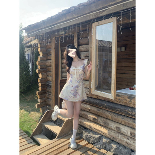 法式復古小飛袖連衣裙氣質收腰顯瘦A字短裙女