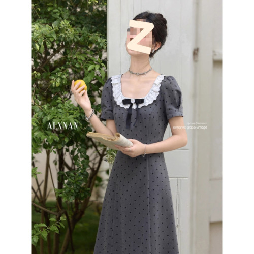 法式赫本風方領波點連衣裙女夏季新款收腰顯瘦花邊領短袖中長裙子