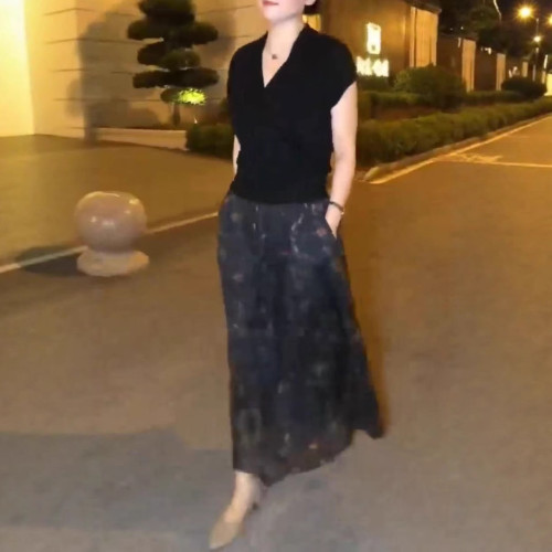 523256新大愛美依緣2025夏季新款修身V領短袖T恤高腰印花半身裙女