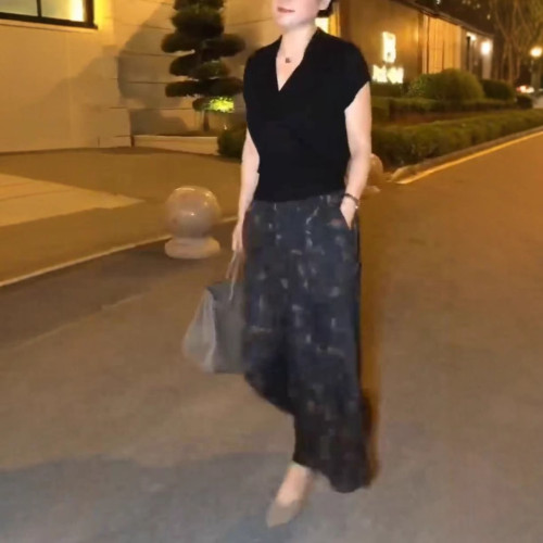 523256新大愛美依緣2025夏季新款修身V領短袖T恤高腰印花半身裙女