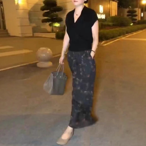 523256新大愛美依緣2025夏季新款修身V領短袖T恤高腰印花半身裙女