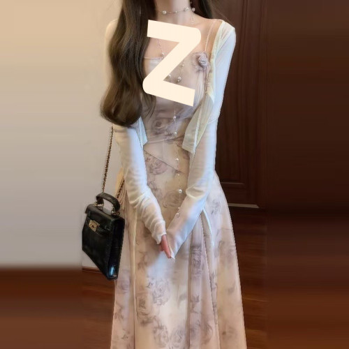 茶歇法式碎花吊帶連衣裙子女春季2025新款小個子開春氣質穿搭長裙