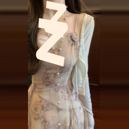 茶歇法式碎花吊帶連衣裙子女春季2025新款小個子開春氣質穿搭長裙