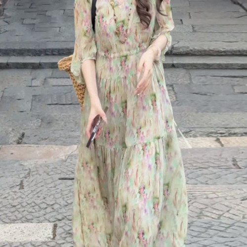 度假風法式氣質印花連衣裙女2025夏季新款寬松顯瘦系帶收腰長裙子