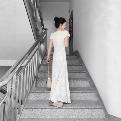茶歇法式白色連衣裙子女裝夏季2025新款溫柔風小個子收腰氣質長裙