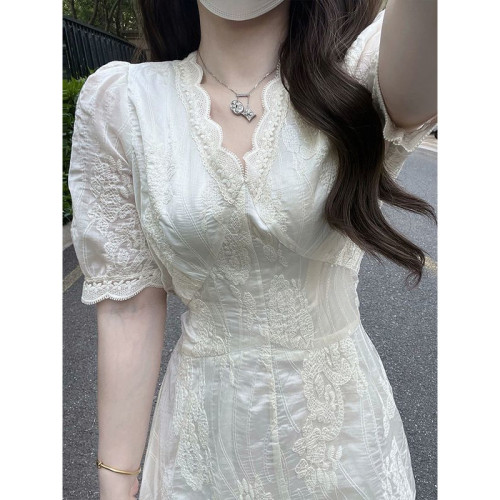 法式氣質蕾絲泡泡袖連衣裙女夏季高級感宮廷風收腰顯瘦茶歇中長裙