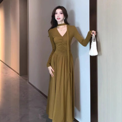 辣妹領飄帶長袖針織連衣裙女秋季褶皺修身長裙設計感收腰字裙子