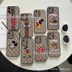 潮牌刺綉卡通公仔手機殼適用蘋果16Pro全包11皮質14Pro軟殼米奇13