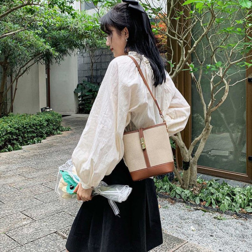 牛皮帆布拼接水桶包包女2025夏季單肩斜後背包休閒百搭腋下包韓版潮