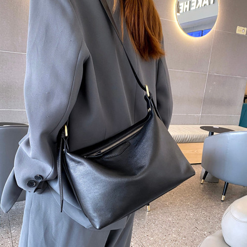 包包女2025新款頭層牛皮通勤百搭斜後背包 高級感真皮單肩枕頭包