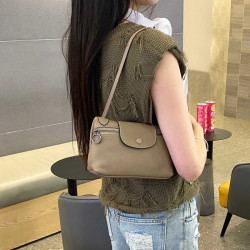 2025新款頭層牛皮單肩斜後背包腋下包 輕便百搭腋下真皮女包盒子包