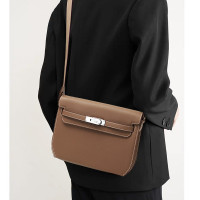 真皮復古女包高級感百搭腋下包通勤郵差包大容量單肩斜後後背包女