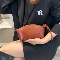軟牛皮手拿包女2025新款真皮單肩小斜後背包時尚百搭手抓貝殼包小包