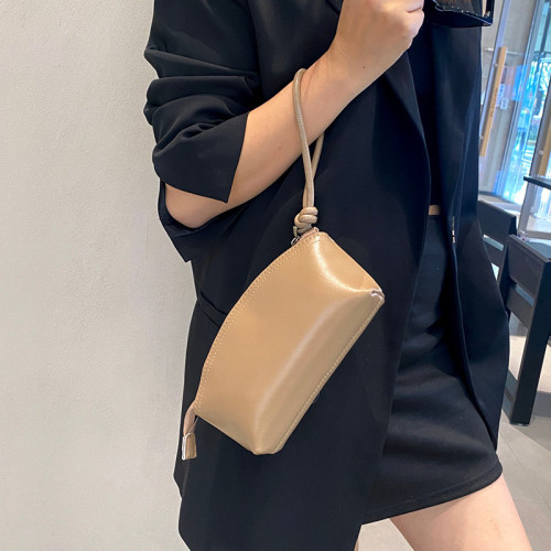 軟牛皮手拿包女2025新款真皮單肩小斜後背包時尚百搭手抓貝殼包小包