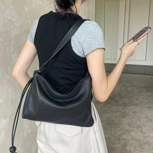 2025新款包包韓國小衆高級感腋下包泡泡紋頭層牛皮女包單肩斜後背包