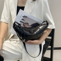 頭層牛皮餃子包2025新款高級高牛角小包高級感小衆新月通勤包