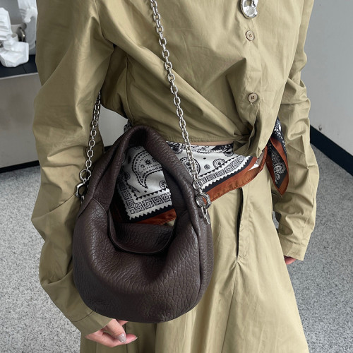 女包2025新款復古極簡風半月包 泡泡紋牛皮手提包單肩斜背餃子包