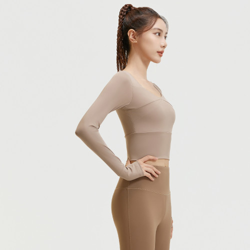 聚衣堂拼接女帶胸墊瑜珈服運動上衣健身服透氣顯瘦跑步健身長袖