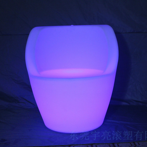 東莞宇亮遙控充電LED發光椅家具現代創意滾塑膠靠背酒吧椅咖啡椅 東莞宇亮遙控充電LED發光椅家具現代創意滾塑膠靠背酒吧椅咖啡椅