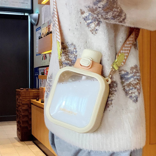 網紅水杯高顔值女生可攜式帶吸管杯子ins風兒童學生可斜背水壺防摔 網紅水杯高顔值女生可攜式帶吸管杯子ins風兒童學生可斜背水壺防摔