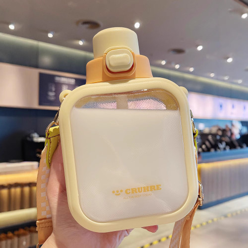 網紅水杯高顔值女生可攜式帶吸管杯子ins風兒童學生可斜背水壺防摔 網紅水杯高顔值女生可攜式帶吸管杯子ins風兒童學生可斜背水壺防摔