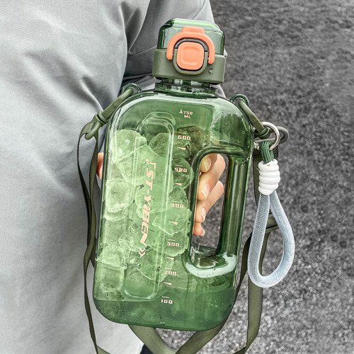 億本絢色小方桶塑膠杯大容量學生運動塑膠杯子帶刻度背直飲背帶壺 億本絢色小方桶塑膠杯大容量學生運動塑膠杯子帶刻度背直飲背帶壺