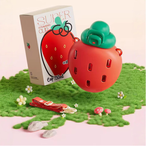 新款2024夏季創意草莓塑膠杯兒童戶外運動可愛背帶壺可攜式水杯學生 新款2024夏季創意草莓塑膠杯兒童戶外運動可愛背帶壺可攜式水杯學生