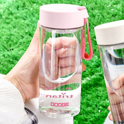 道奇水杯女2025網紅高顔值學生可攜式兒童tritan夏天運動杯子茶隔批