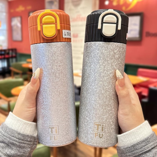 輕奢覆鈦保溫杯男女生高顔值大容量車用水杯學生戶外運動可攜式杯子 輕奢覆鈦保溫杯男女生高顔值大容量車用水杯學生戶外運動可攜式杯子