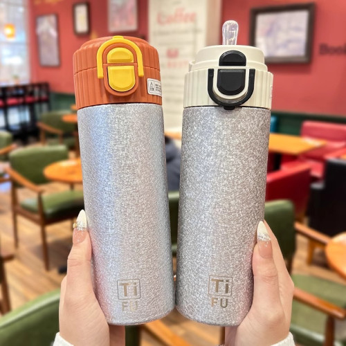 輕奢覆鈦保溫杯男女生高顔值大容量車用水杯學生戶外運動可攜式杯子 輕奢覆鈦保溫杯男女生高顔值大容量車用水杯學生戶外運動可攜式杯子