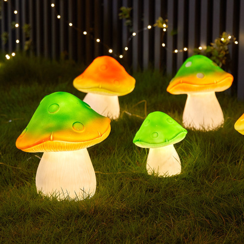 太陽能蘑菇燈戶外庭院公園動物裝飾彩燈草坪熊貓太空人造型景觀燈