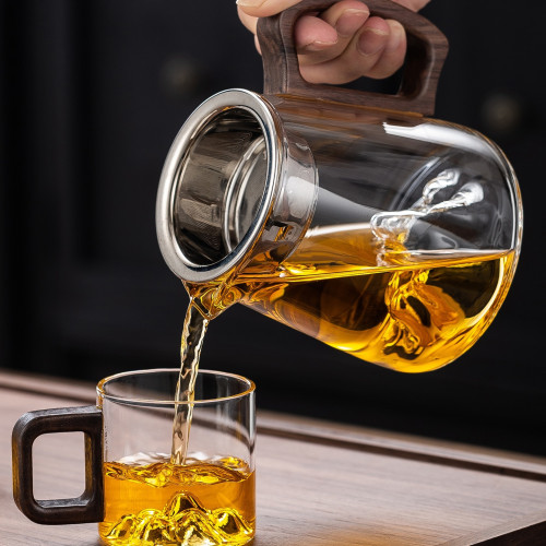 加厚玻璃公道杯胡桃木帶把耐熱家用分茶器倒茶杯過濾功夫茶具 加厚玻璃公道杯胡桃木帶把耐熱家用分茶器倒茶杯過濾功夫茶具