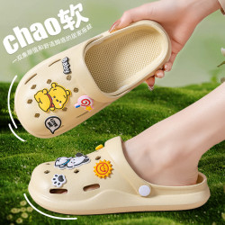 可愛小熊洞洞鞋女款夏季2024新款外穿踩屎感厚底家居包頭涼拖鞋
