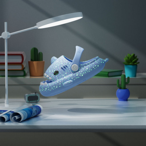 兒童鯊魚夜光拖鞋夏男女童防滑軟底卡通可愛小孩沙灘鞋寶寶洞洞鞋