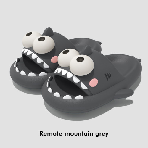 新款踩屎感大眼鯊拖鞋男夏季居家軟底防滑可外穿厚底情侶涼拖鞋 新款踩屎感大眼鯊拖鞋男夏季居家軟底防滑可外穿厚底情侶涼拖鞋