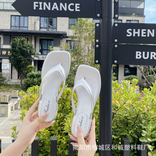 銀色女款拖鞋人字拖女松糕坡跟潮時尚復古夏季仙女風氣質涼拖鞋女